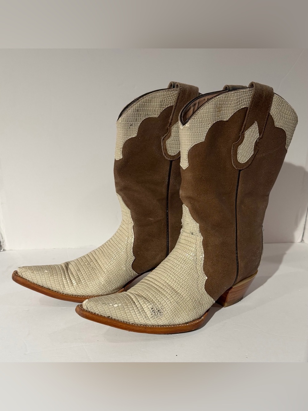 Jar Boots Women’s Two Tone Sz 7.5 Handmade Leather Western Cowboy Boots..